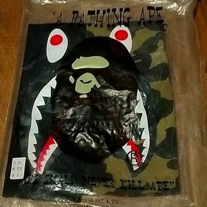A Bathing Ape Middle stich Shark Tee
